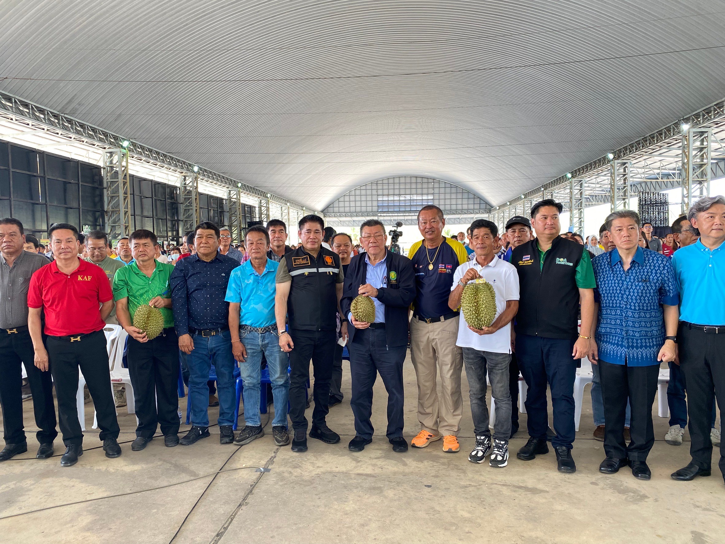 title - ผู้ตรวจราชการกรม ลงพื้นที่ติดตาม รัฐมนตรีช่วยว่าการกระทรวงเกษตรและสหกรณ์ ตรวจติดตามการส่งออกทุเรียนภาคตะวันออก จังหวัดจันทบุรี